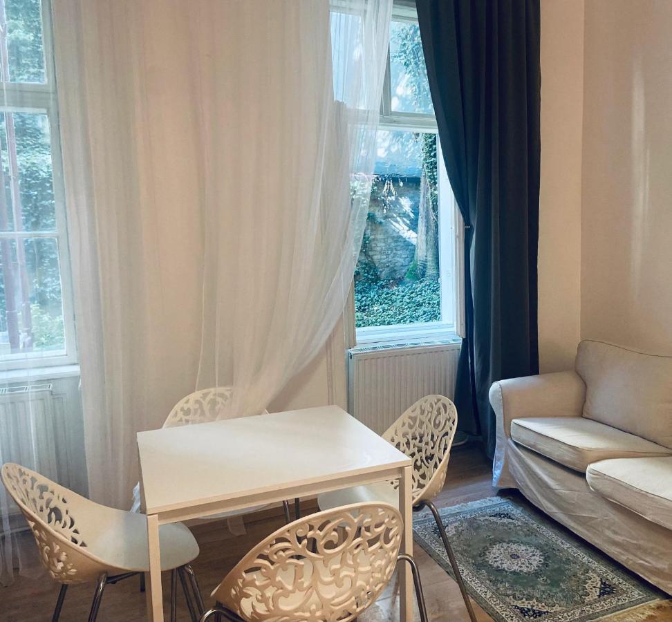 Milos Apartment Wina Bagian luar foto
